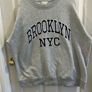 Brooklyn NYC Women’s Large Sweater/Sweatshirt